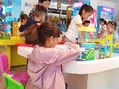 玩具是每个小孩子渴望的礼物